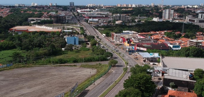 23392_ruas_e_avenidas_estao_mais_vazias_2_9098405993402136849