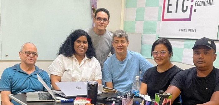 Reunião entre pesquisadores do ETC e representantes da Agência Tambor (Acervo ETC)